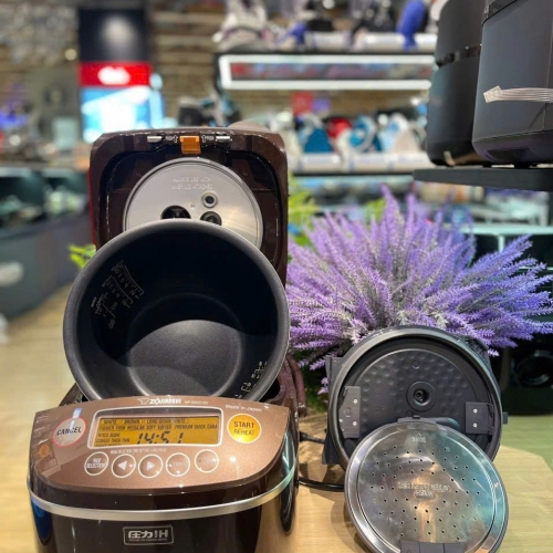 Nồi Cơm cao tần Zojirushi NP-BSQ18V