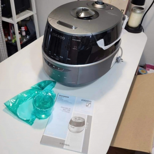 Nồi cơm điện cao tần Cuckoo 1.08L FHS0610FMG
