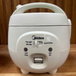 Nồi cơm nắp gài Midea 0.6 lít MRM06010BPW